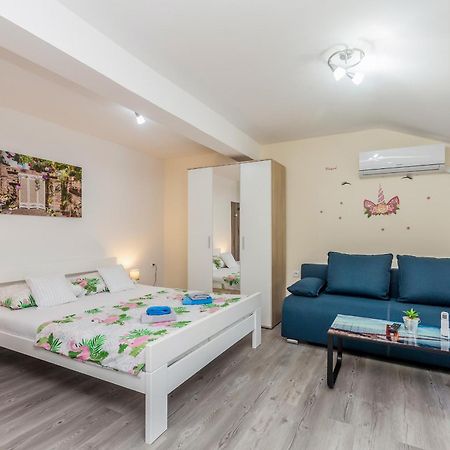 Apartmani Tena Njivice Bagian luar foto