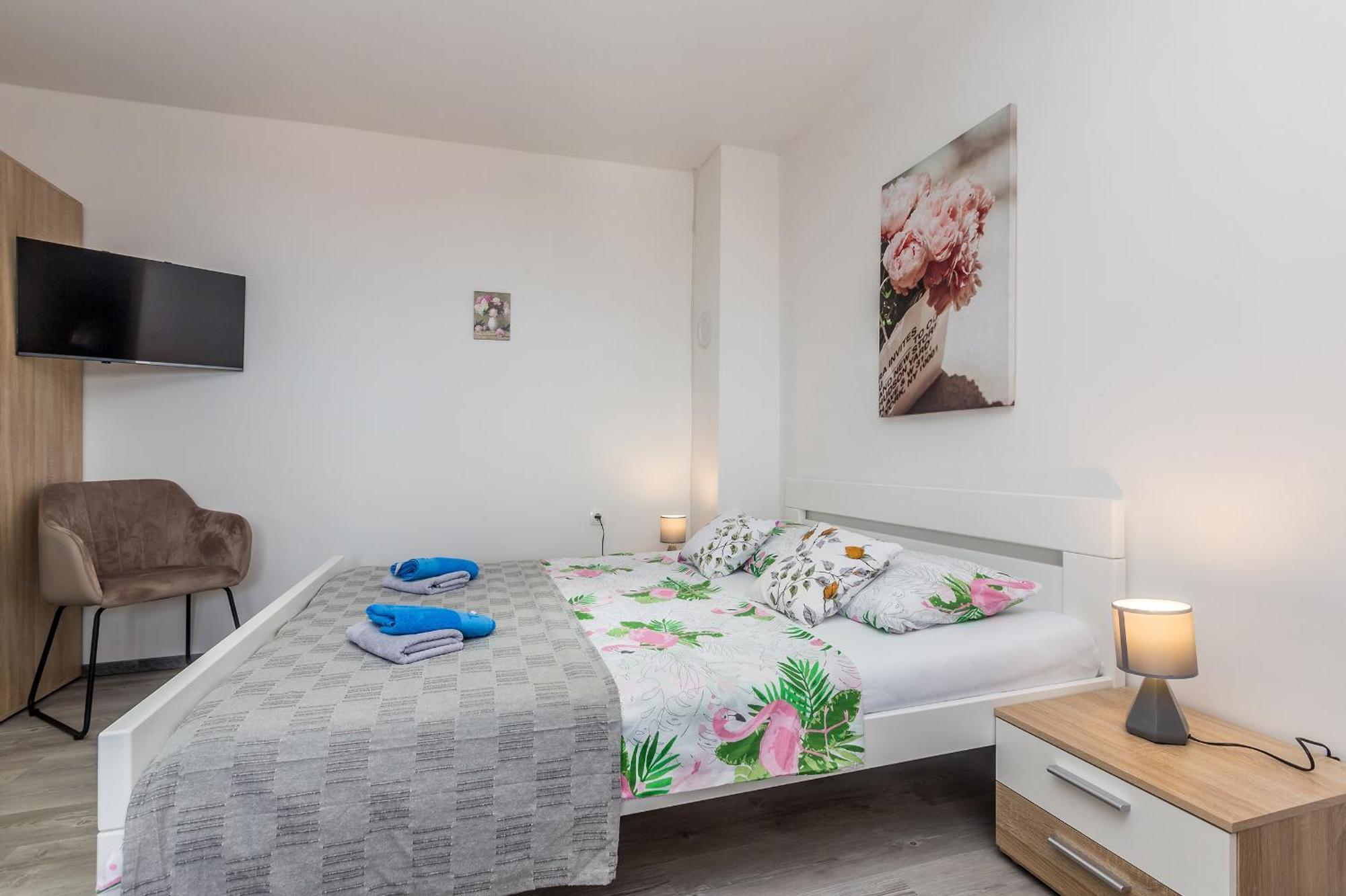 Apartmani Tena Njivice Bagian luar foto