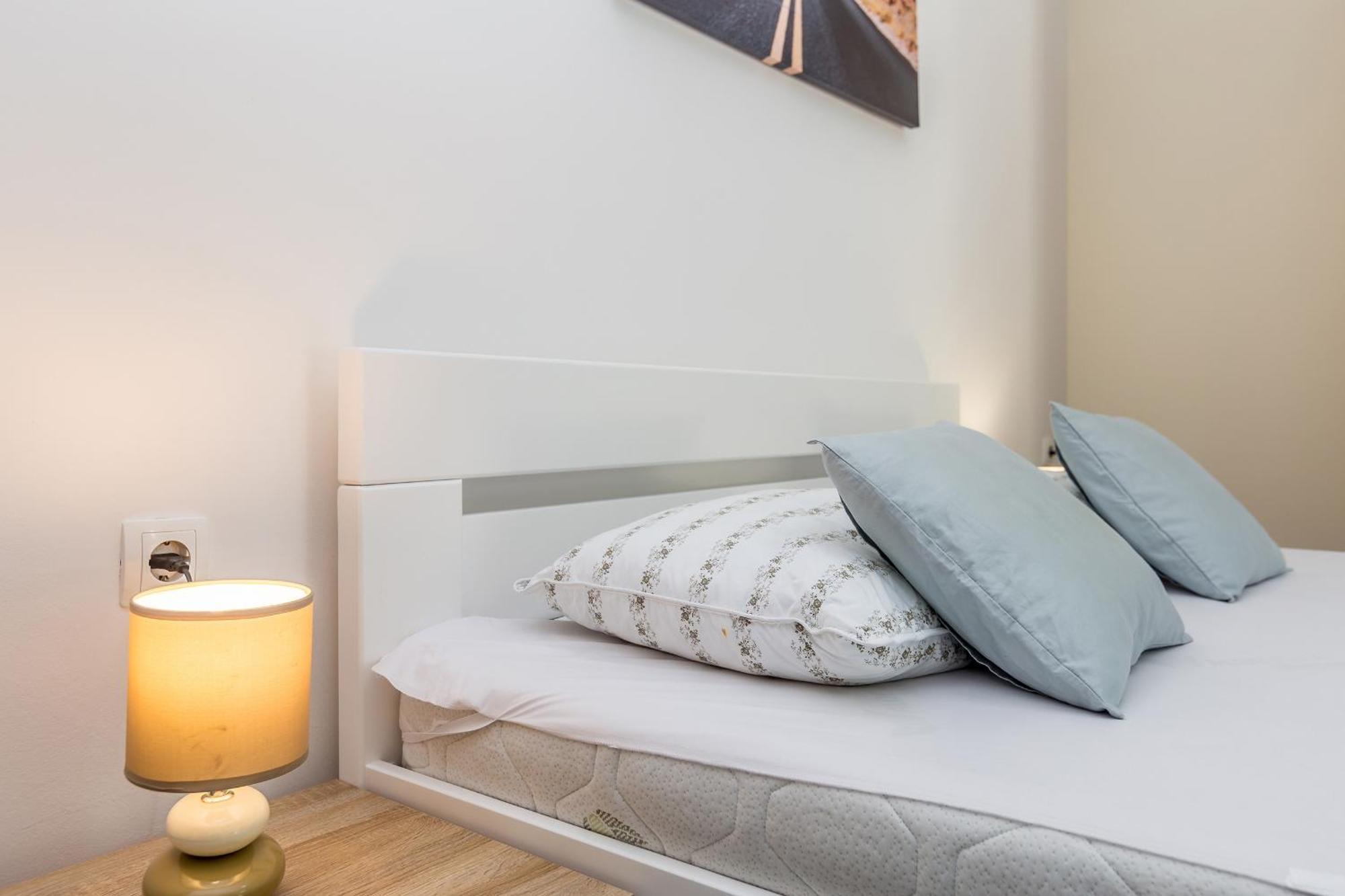 Apartmani Tena Njivice Bagian luar foto