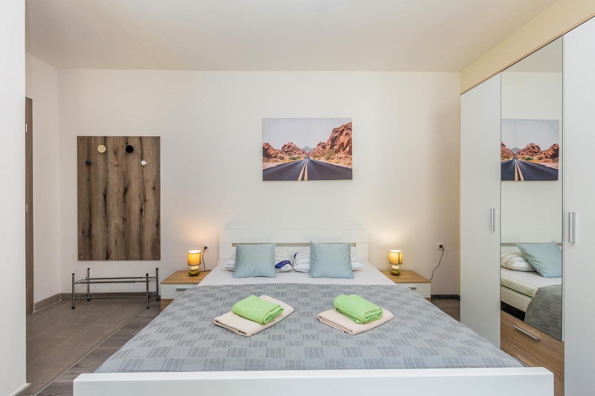 Apartmani Tena Njivice Bagian luar foto