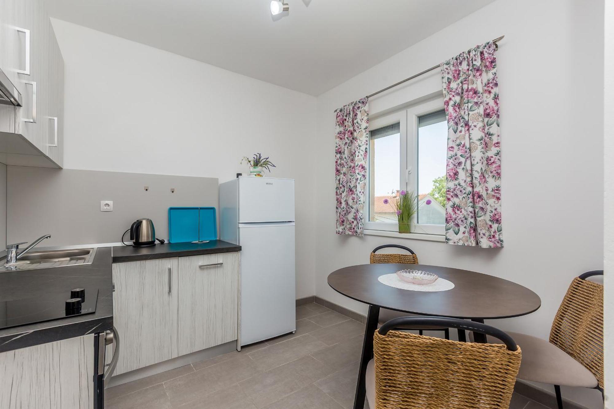 Apartmani Tena Njivice Bagian luar foto