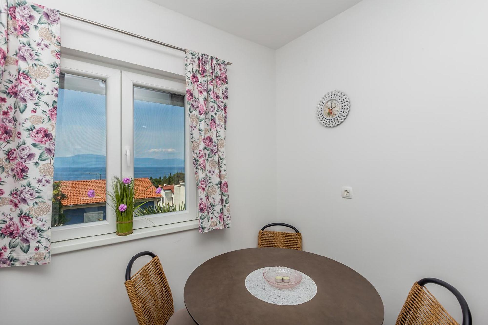 Apartmani Tena Njivice Bagian luar foto